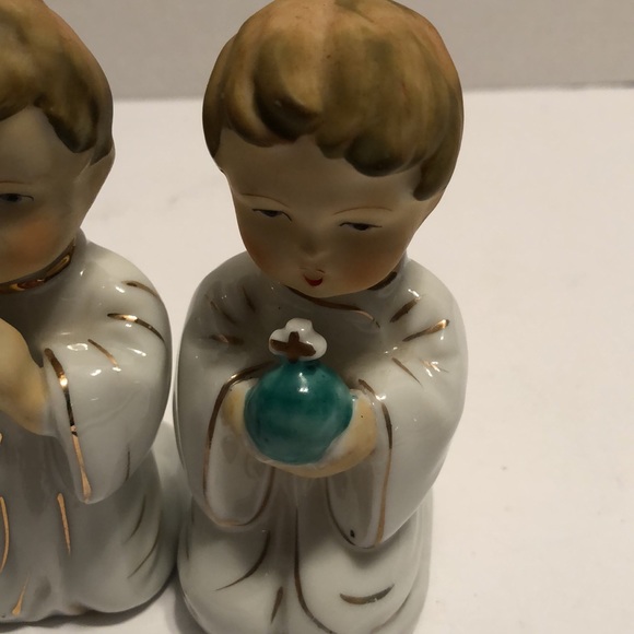 VTG. Sanmyro Praying Priest and Altar Boys Porcelain figurine set of three - Picture 4 of 11